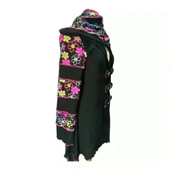 Stunning Bespoke Steampunk and Fantasy Corset-Laced Couture - Picture 5 of 9